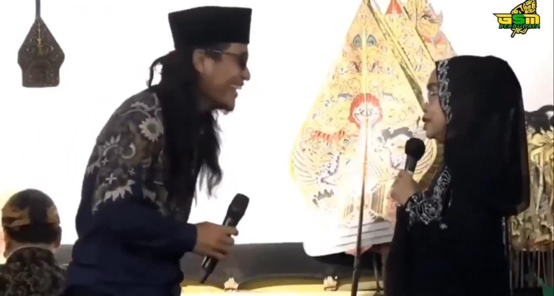 Usai Penjual Es Teh, Kini Giliran Pesinden Senior Yati Pesek yang Dihina, Publik Desak Gus Miftah Dicopot Dari Kabinet