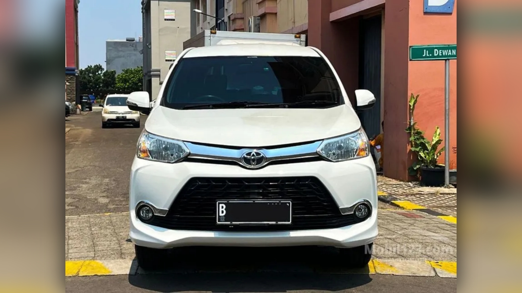 Simulasi Kredit Mobil Bekas Toyota Avanza Veloz 2016, Cicilan Cuma 3 Jutaan!