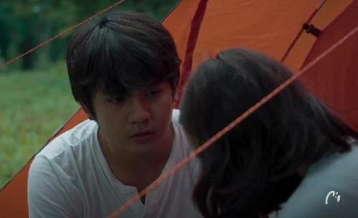 Sinopsis Original Series V+ Cinta Di Balik Awan Episode 11 Desember 2024: Akankah Razi dan Jane Menyerah?