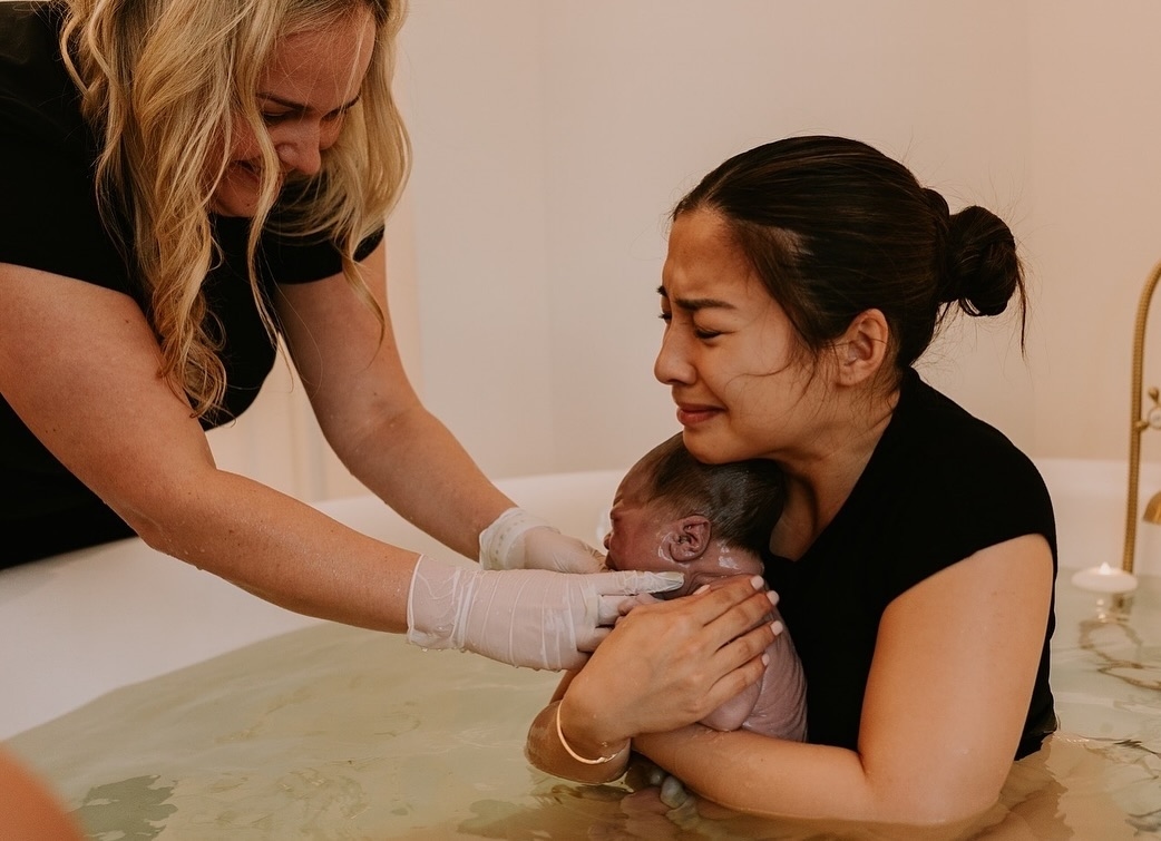 Metode Water Birth Jadi Pilihan Nikita Willy Saat Melahirkan Anak Kedua, Yuk Kenali Manfaat Serta Resikonya Bagi Ibu Hamil