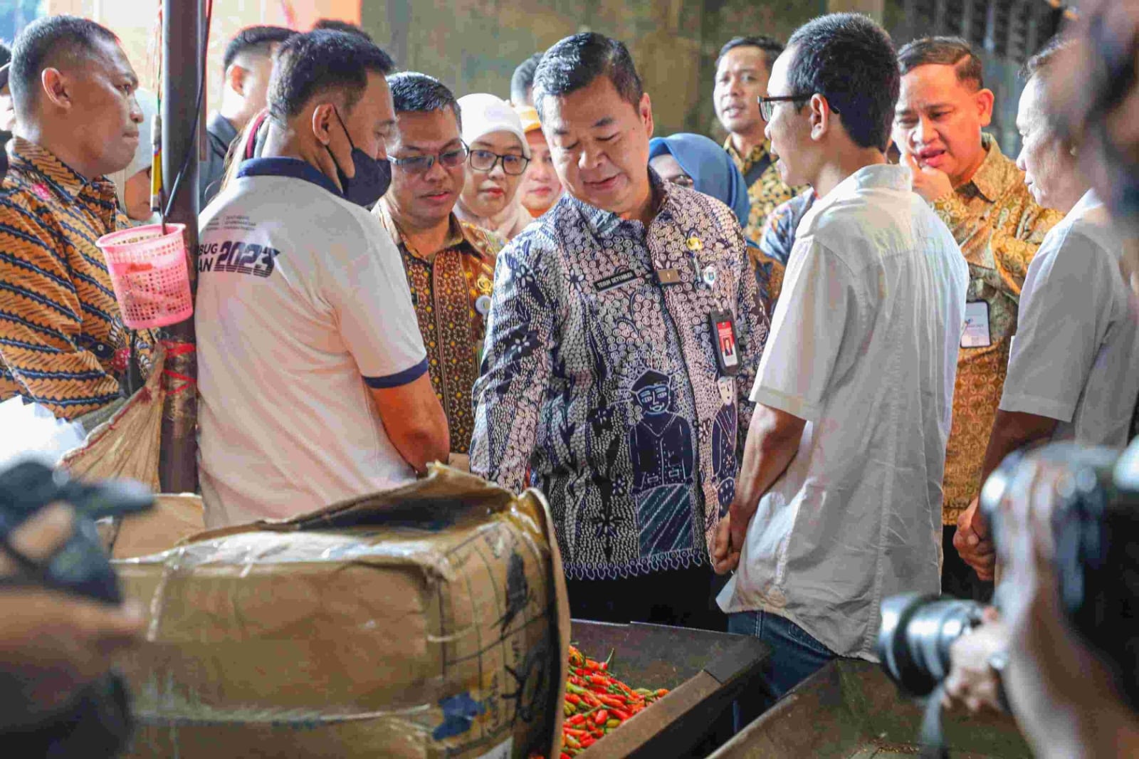 Cek Pasokan Pangan di Pasar Induk, Pj Gubernur Teguh Sebut Sejumlah Bahan Pokok Ini Alami Kenaikan Harga Jelang Libur Nataru