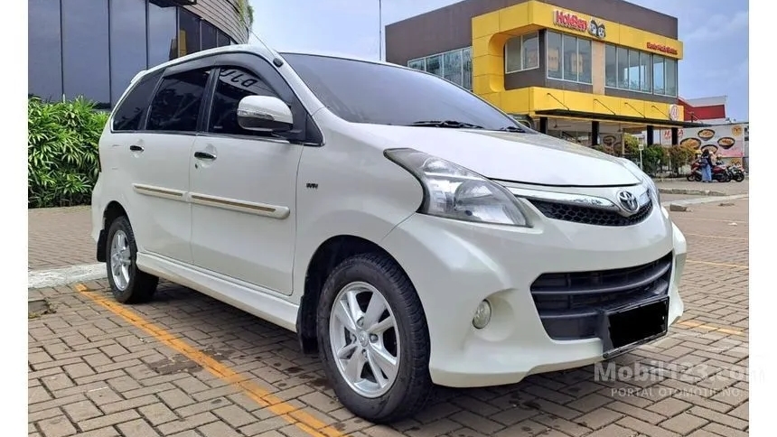 Jadi Primadona Jalanan pada Masanya, Segini Harga Toyota Avanza Veloz AT 2015 Bekas di Desember 2024!