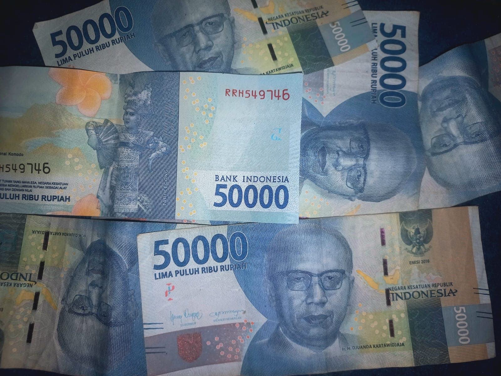 Hati-hati! Selain Lolos Deteksi Mesin ATM, Uang Palsu UIN Alauddin Makassar Rupanya Bisa Bercahaya Saat Dipindai Sinar UV