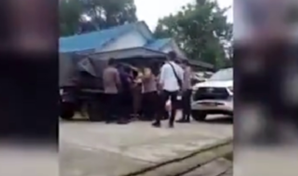 Viral di Medsos! Kanit Reskrim Tewas Dikeroyok Sopir Truk BBM Ilegal, Netizen Terheran-heran: Kok Senjatanya Gak Dipakai, Anak Buahnya Kemana Aja?