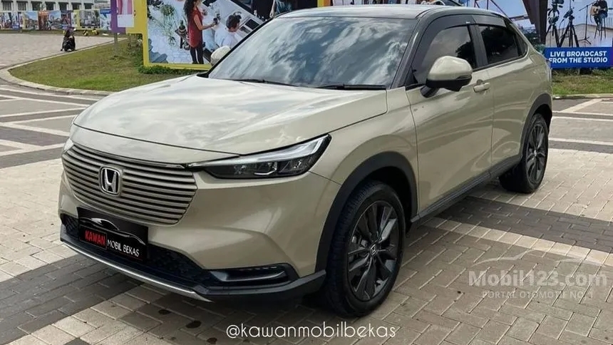 Simulasi Kredit Mobil Bekas Honda HRV SE CVT 2023 Dengan Paket Ringan BCA Finance, DP dan Cicilan Cuma Segini!