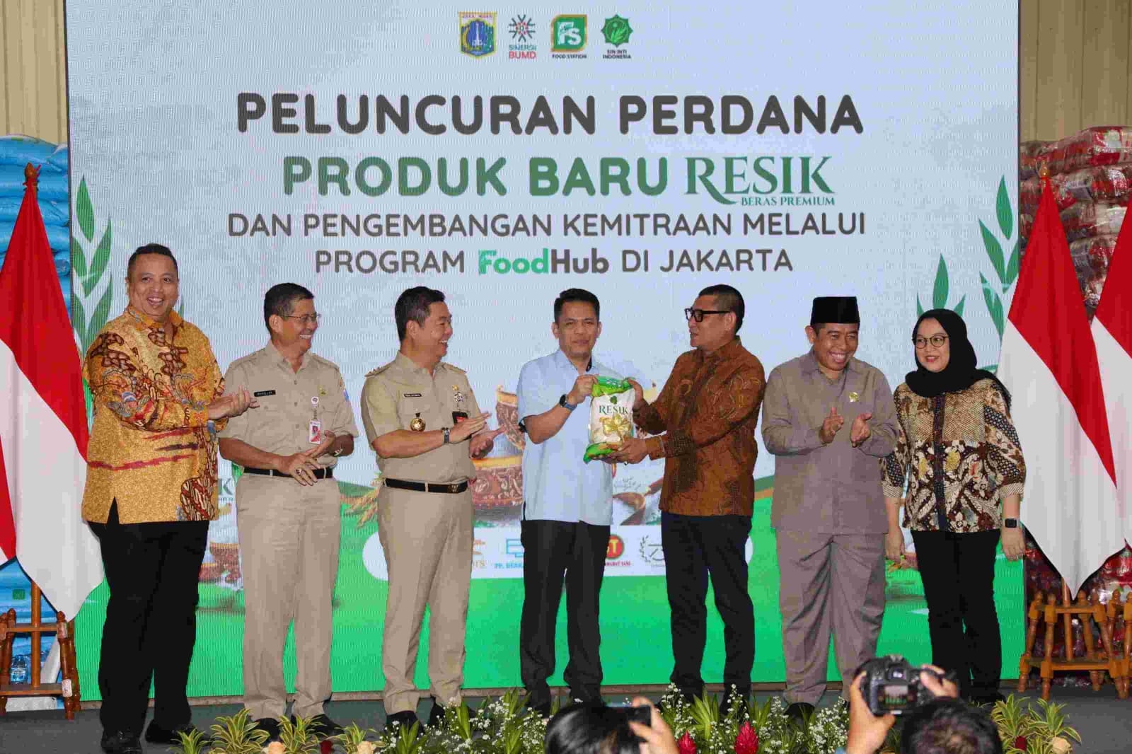 Luncurkan 5 Ton Beras Resik, Pj Gubernur Teguh Setyabudi Pastikan Tidak Akan Terkena PPN 12 Persen