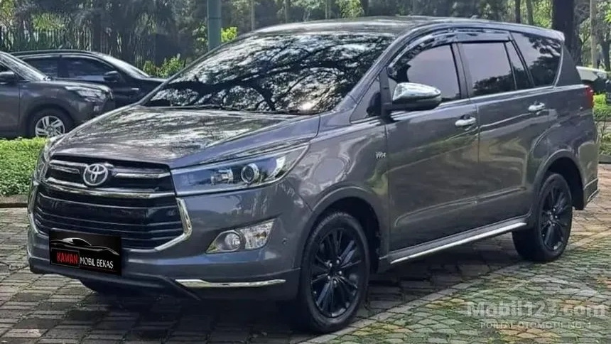 MPV Keluarga Termurah Dikelasnya, Segini Harga Mobil Bekas Toyota Innova Venturer 2017, Tersedia Paket Kredit BCA Finance