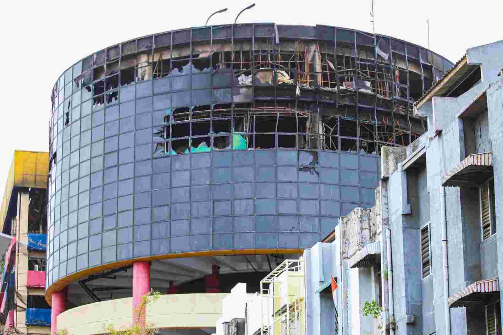 Petugas Damkar Masih Lakukan Pencarian Korban Kebakaran Plaza Glodok, Diperkirakan Berlangsung Sekitar 7 Hari