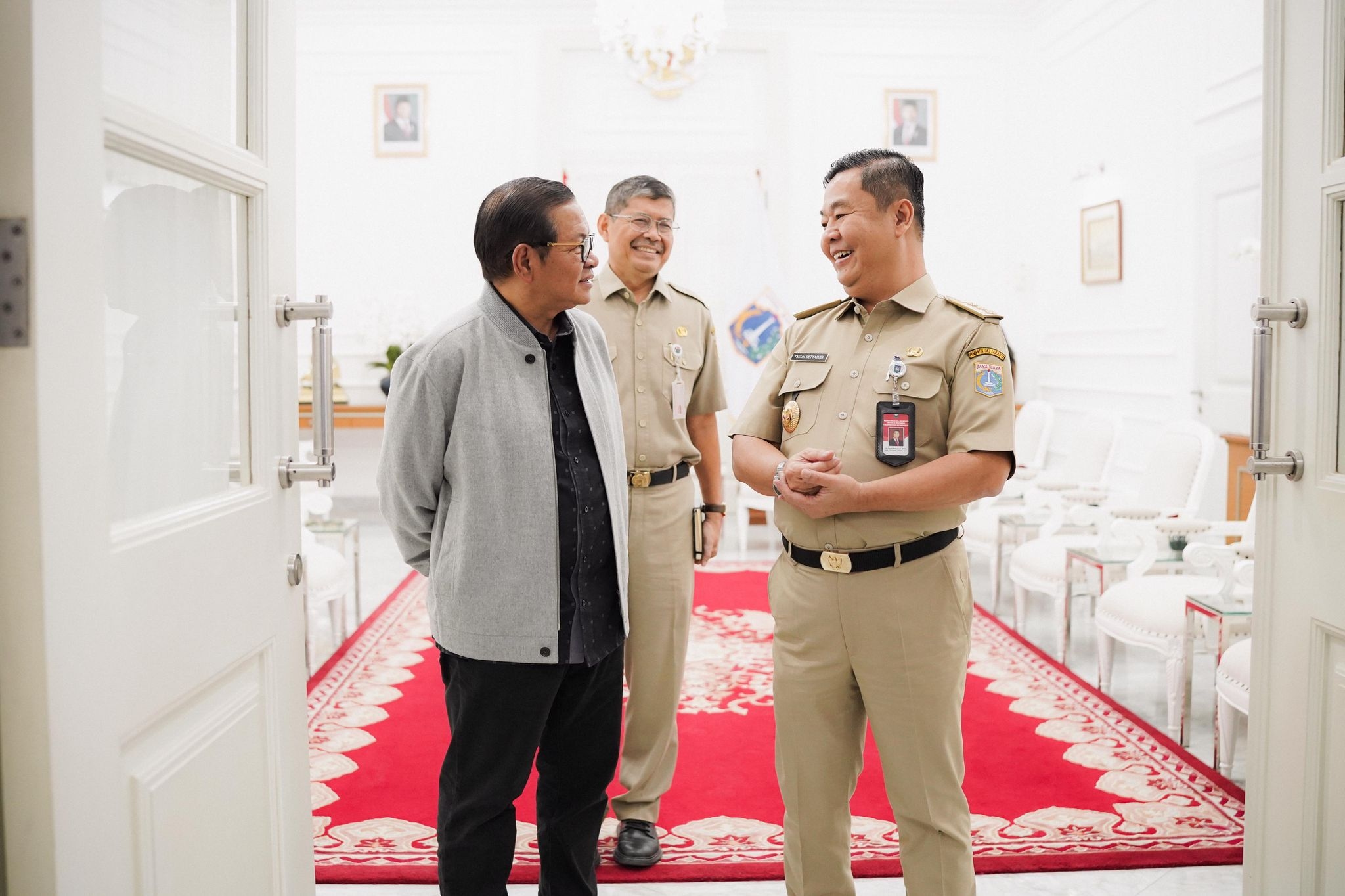 Kunjungi Balai Kota Jakarta, Pramono Anung Ngaku Belajar kepada Pj Gubernur Teguh, Disajikan Soto hingga Diajak Keliling Ruangan