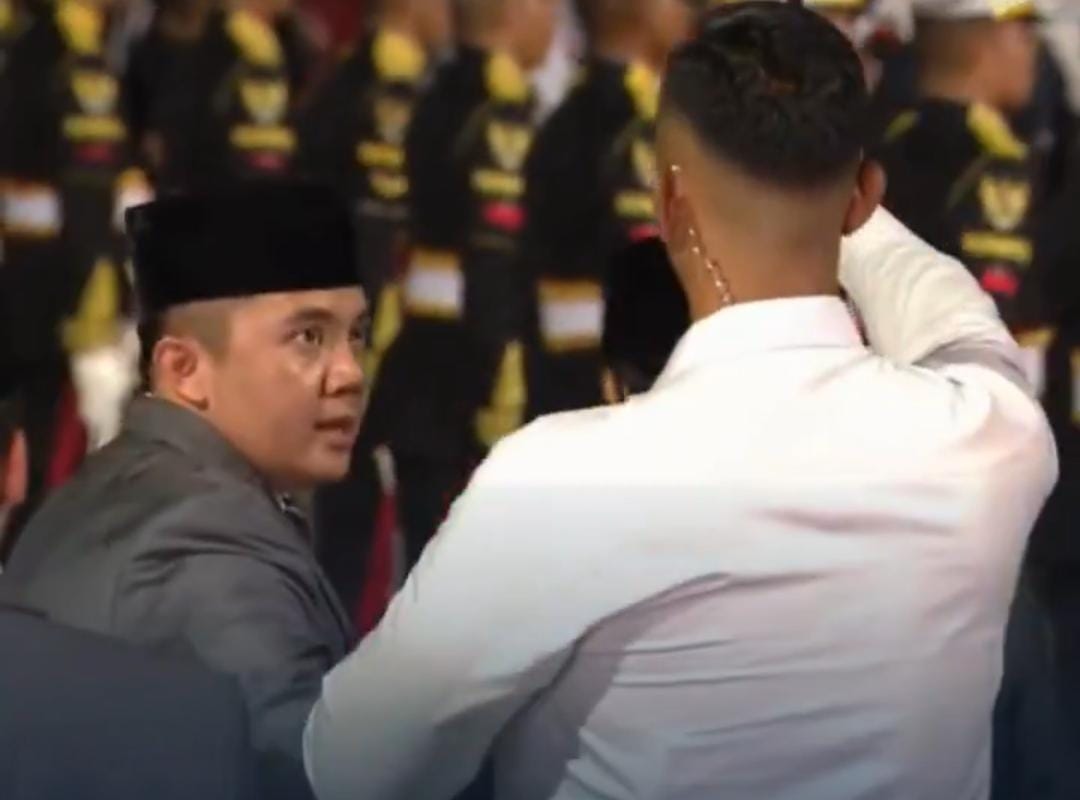 Seskab Mayor Teddy Dinilai Kasar Usai Tegur Paspampers Untuk Tak Payungi Presiden Prabowo