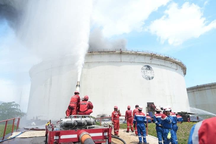 Kepulan Asap Selimuti Kilang Pertamina Unit Cilacap, Ada Apa?