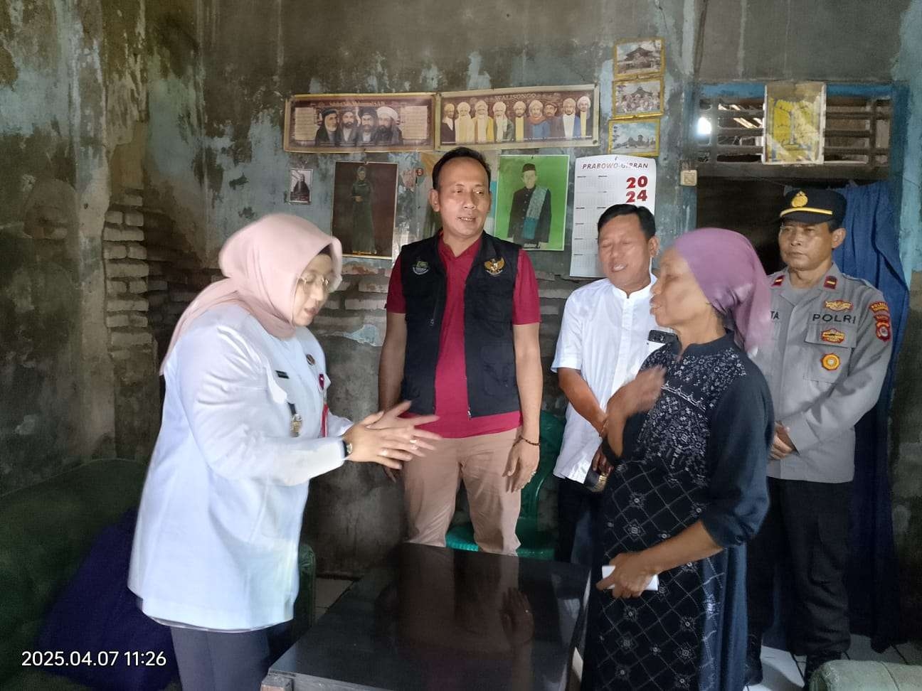 Hari Pertama Kerja Setelah Libur Lebaran, Wakil Bupati Tangerang Langsung Gercep Datangi Rumah Tak Layak Huni di Gunung Kaler, Ini yang Dilakukan