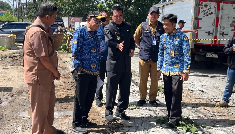 Pantau Langsung Pembangunan Rekonstruksi Jalan Bojong Renged – Teluknaga, Bupati Tangerang Minta Kontraktor Selesaikan Tepat Waktu