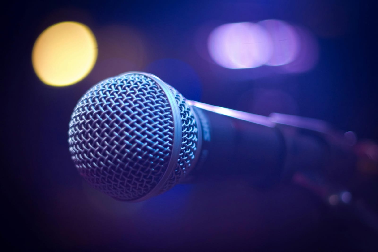 Gara-gara Mic Karaoke, Seorang Wanita Tertular Virus Herpes yang Tidak Bisa Disembuhkan Seumur Hidup