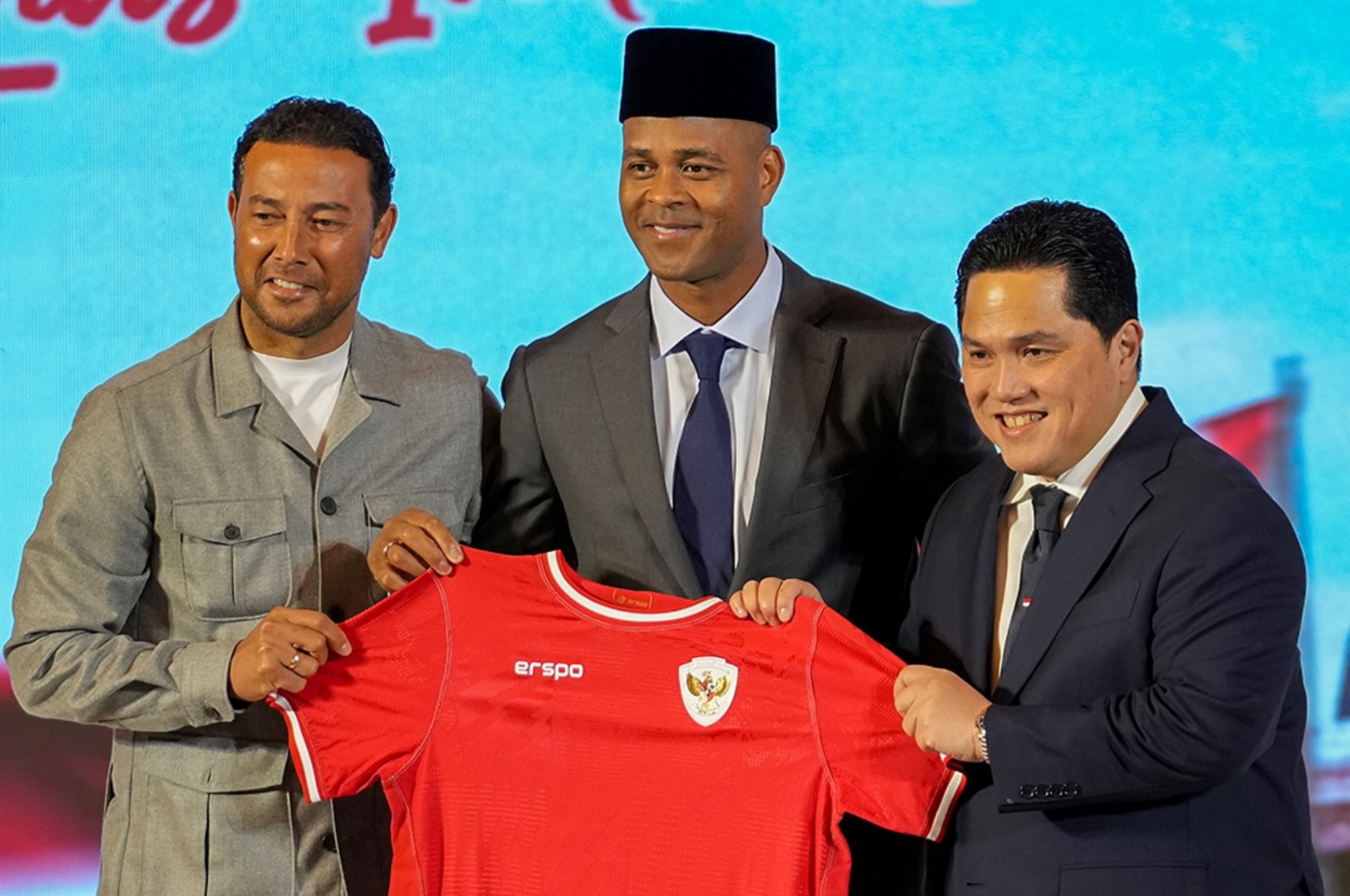Denny Landzaat Segera Tinggalkan Timnas Indonesia? Ini Faktanya