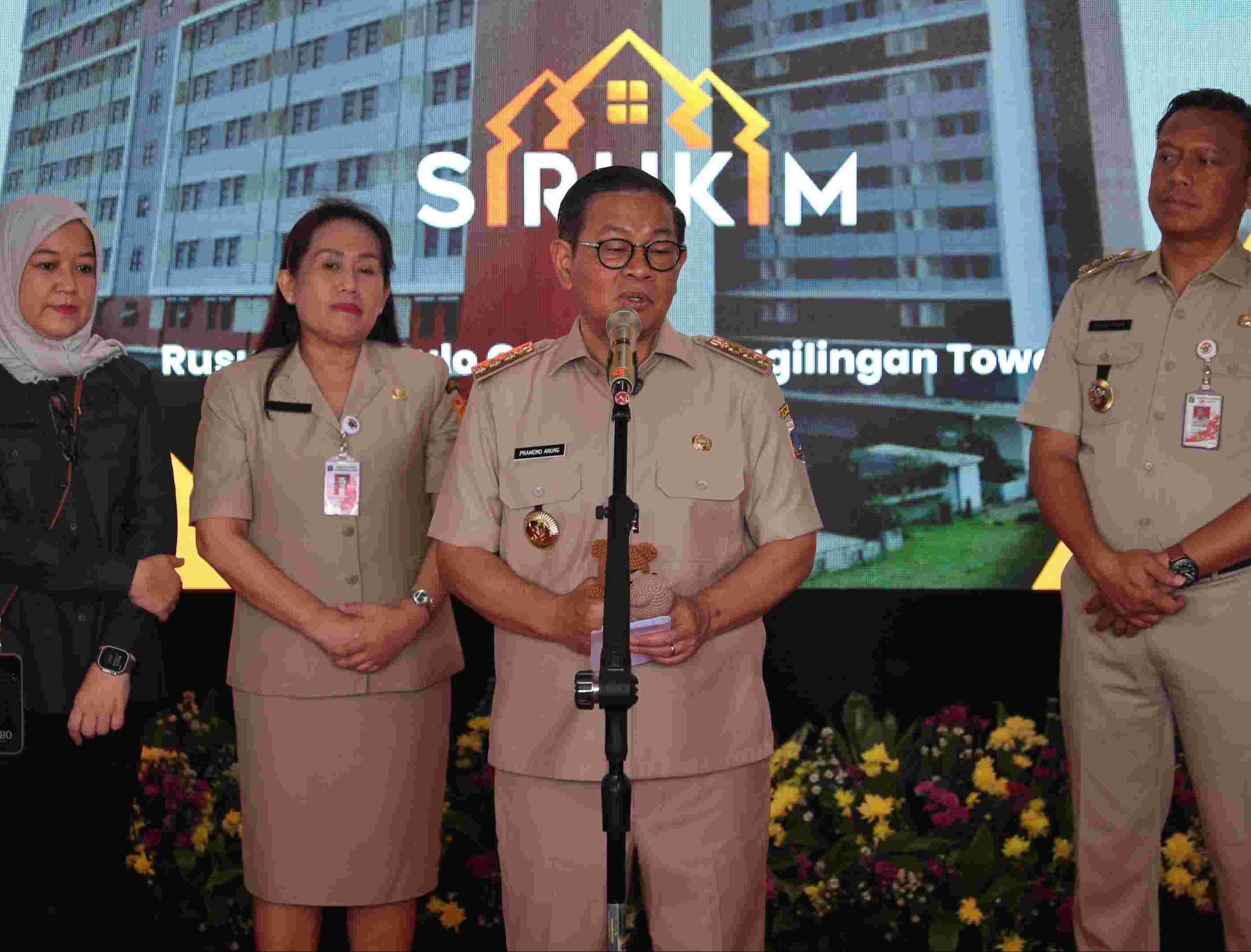 Pramono Serahkan SK ke Tiga Ribu Lebih CPNS di Jakarta: Harapan Baru Menuju Kota Global