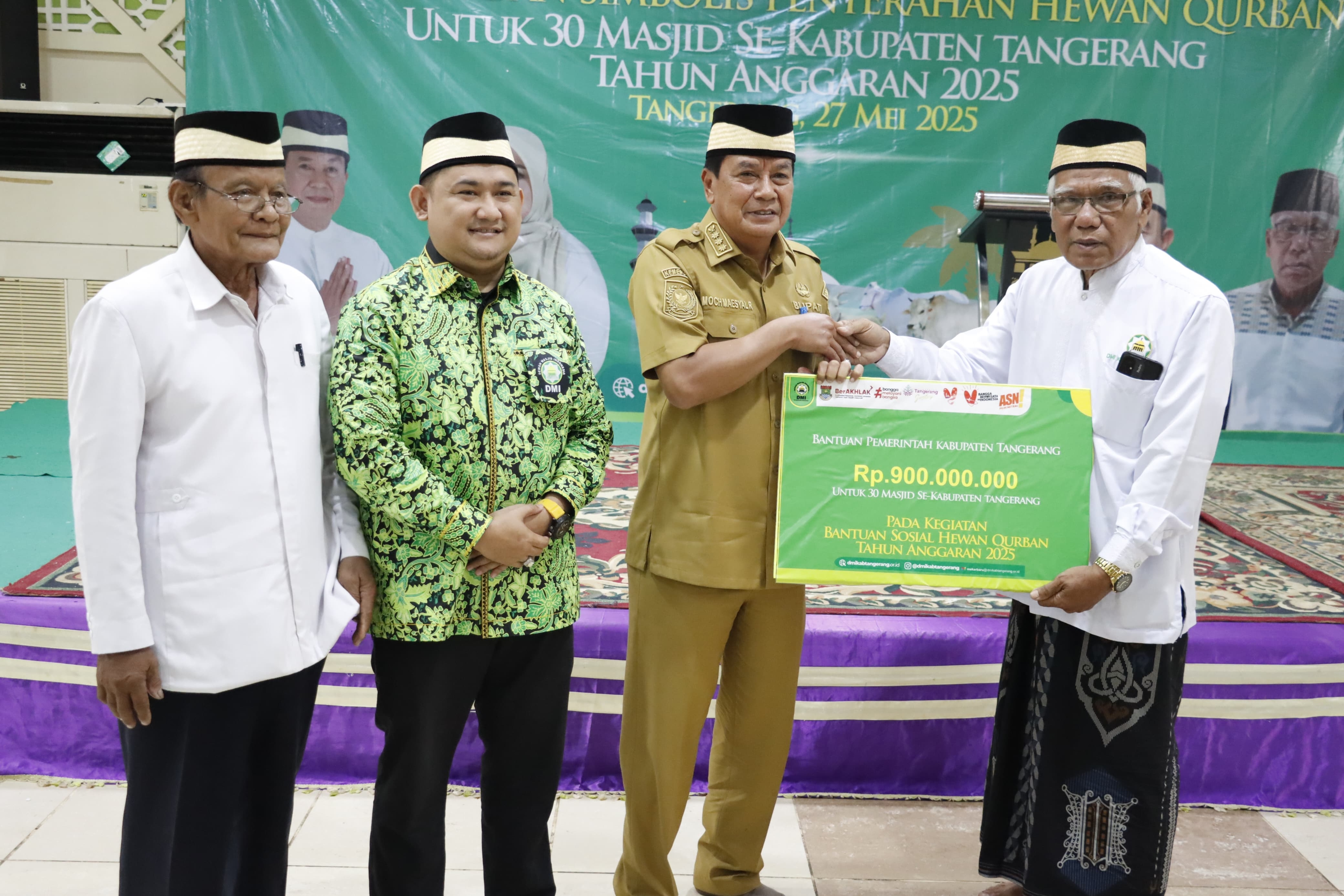 Idul Adha 2025, Pemkab Tangerang Bersama DMI Bagikan 30 Ekor Sapi Qurban untuk 29 Kecamatan, Bupati Maesyal: Memperkuat Empati dan Solidaritas Sosial
