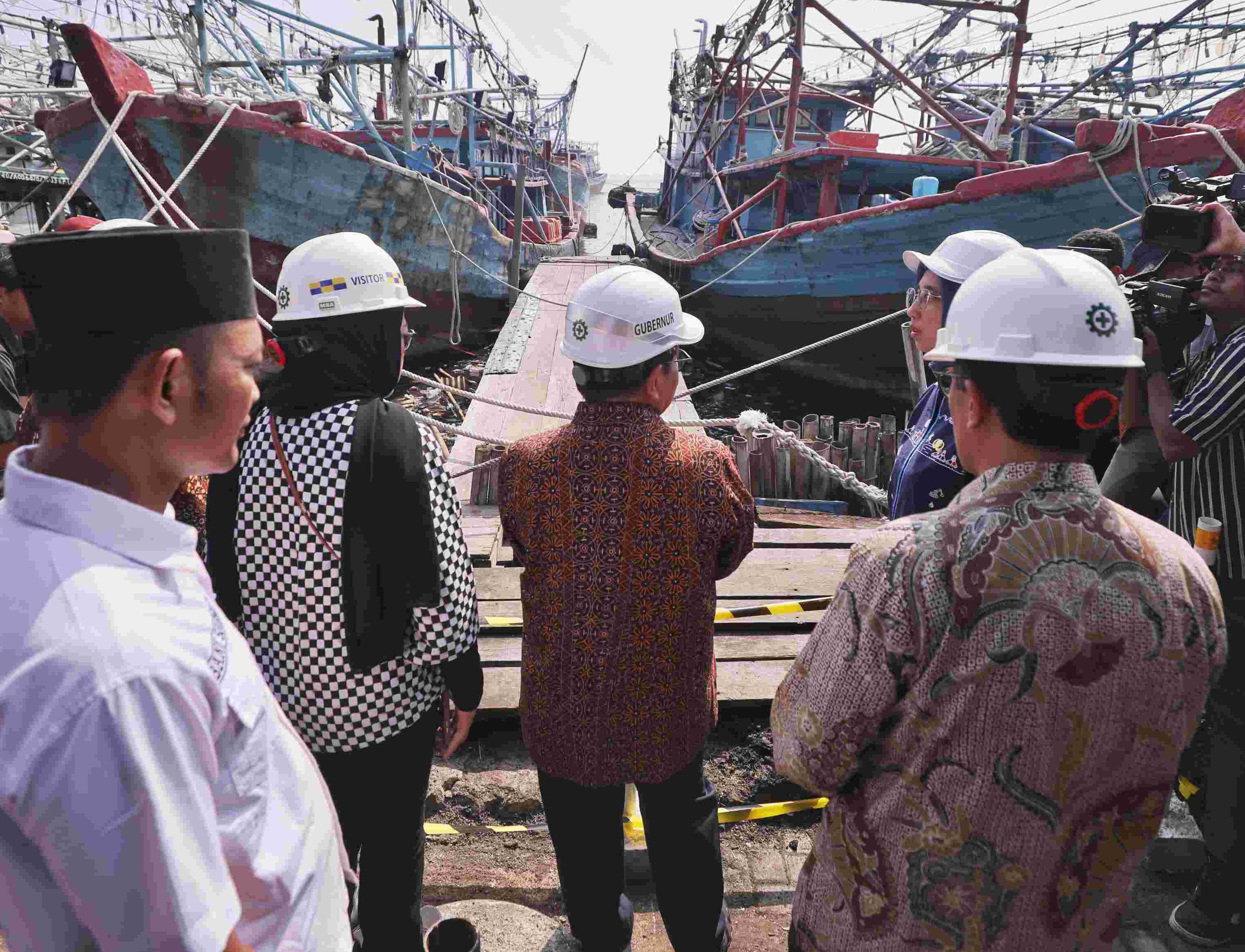 Tinjau Pembangunan Tanggul Mitigasi Banjir Rob di Penjaringan Sepanjang 1,4 KM, Gubernur Pramono Harap Rampung pada Desember 2025