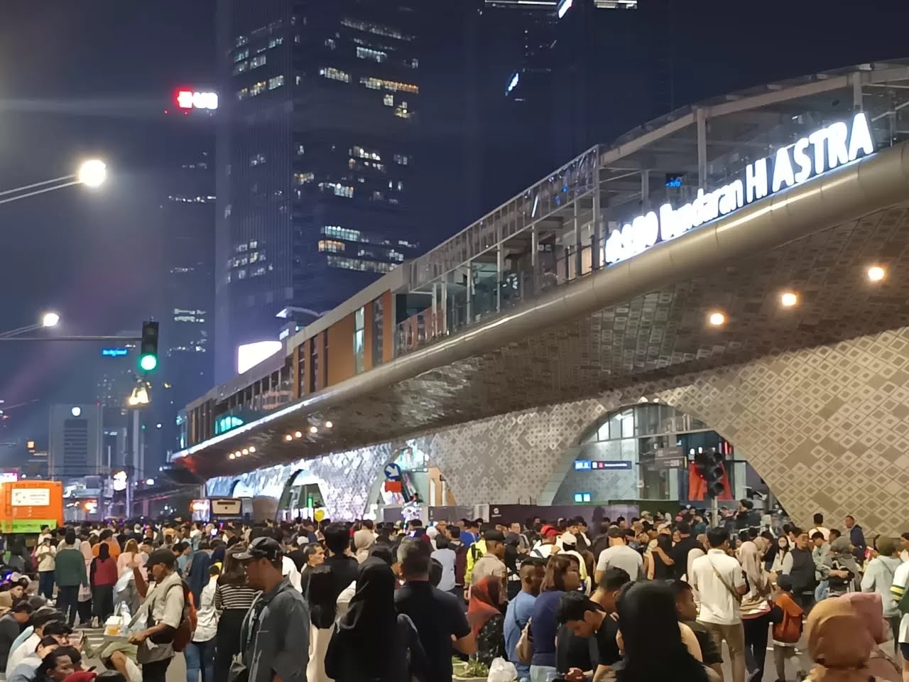 Malam Tahun Baru di Jakarta: Tanpa Kembang Api, Diisi Doa Lintas Agama dan Pertunjukan Drone