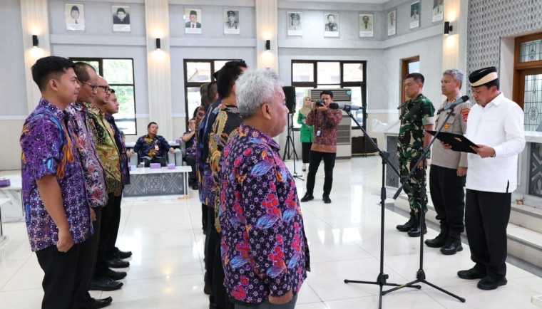 Lantik Pengurus Forum TSLP Kabupaten Tangerang Periode 2025-2030, Bupati Maesyal: Bantu Kami Jembatani dengan Perusahaan dan Masyarakat