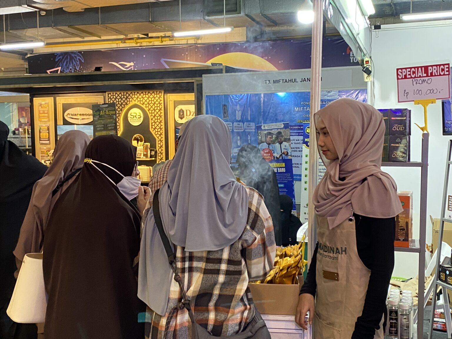 Hari Ini Terakhir! Muslim Life Fair 2025 Digelar di Vivo Mall Sentul, Tersedia Shuttle Bus dari dan Ke Stasiun Bojong Gede, Simak Jadwalnya