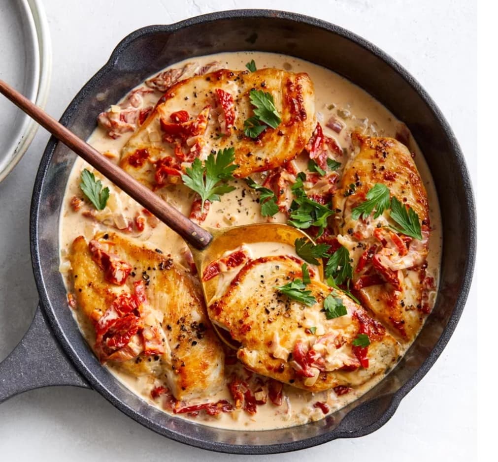 Resep Daging Ayam dengan Saus Krim Tomat yang Cocok Untuk Menu Makan Malam