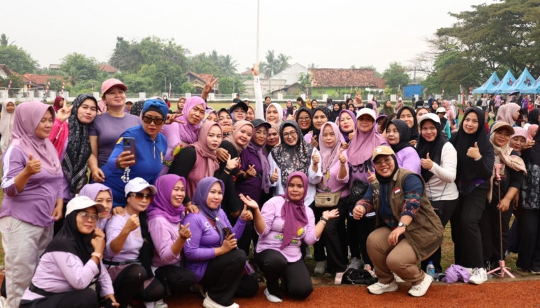Senam Sehat Bersama Warga Kemiri, Wabup Intan: Lapangan Olahraga dan Alun-Alun Akan Dilengkapi Fasilitas Ruang Terbuka Hijau dan Arena Bermain Anak