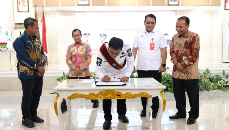 Sah! Program Sekolah SD dan SMP Swasta Gratis di Kabupaten Tangerang Resmi Dijalankan, Bupati Maesyal: Tahun Ini Baru untuk 48.000 Siswa