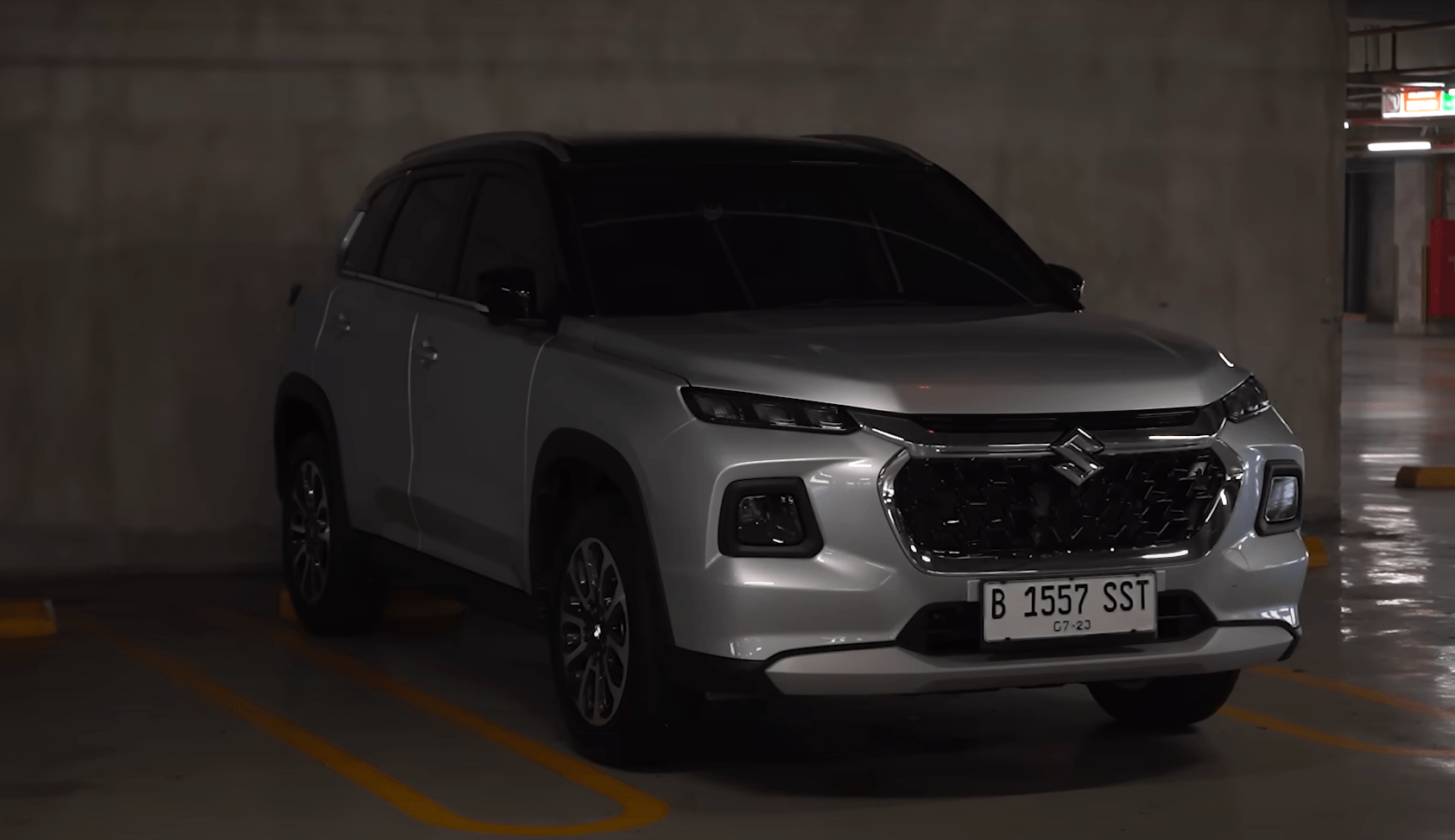 Bongkar Keunggulan Suzuki Grand Vitara GX 2023, Ini 10 Alasan Kenapa SUV Ini Layak Dipilih di Tahun 2025!