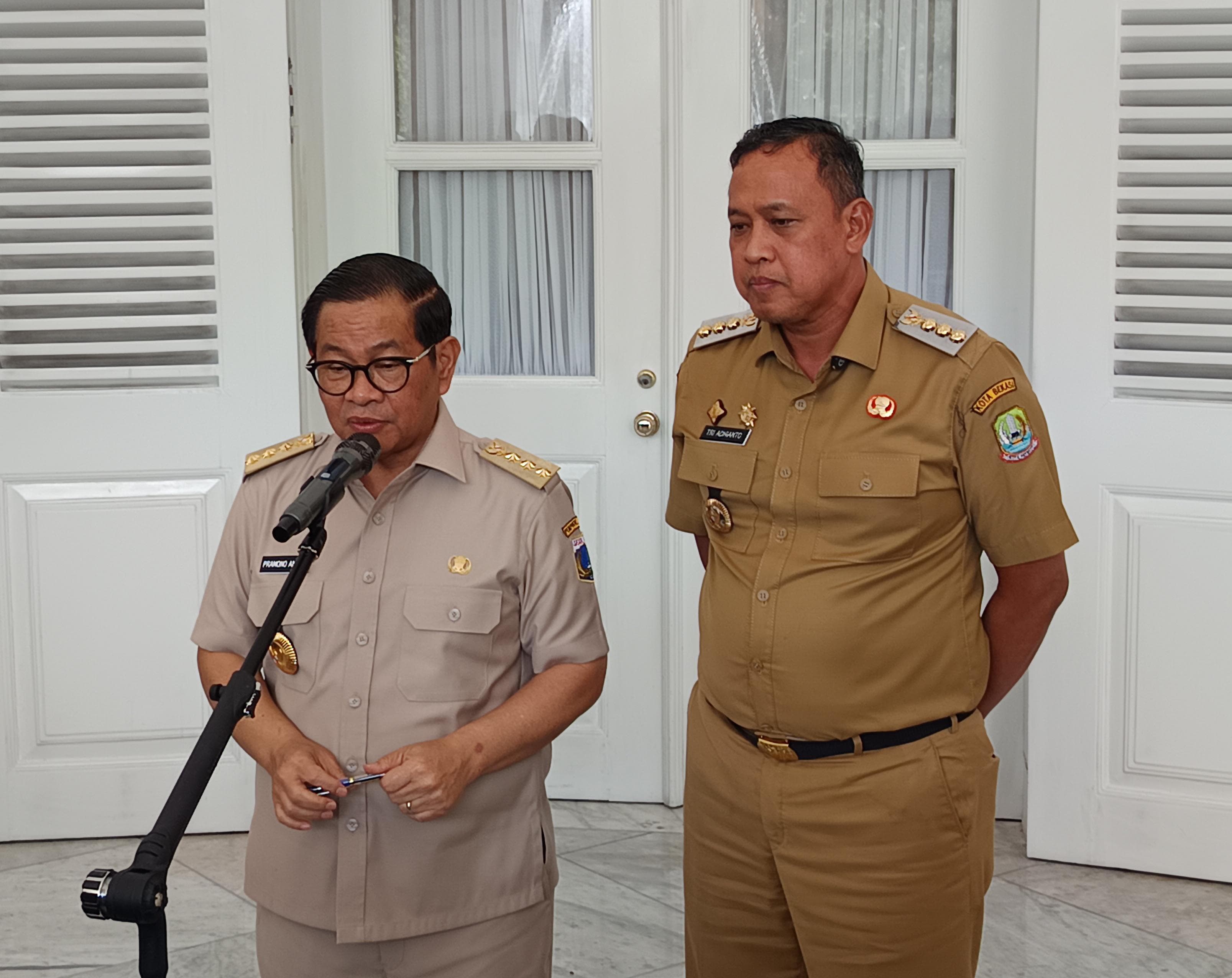 Gubernur Pramono Gelar Pertemuan dengan Wali Kota Bekasi, Bahas Pembangunan Park and Ride dan 2 Flyover untuk Memperlancar Mobilitas Warga