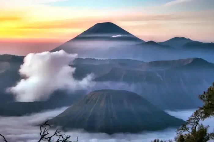 Jalur Gunung Semeru Ditutup Agustus Ini, Catat Tanggal dan Alasannya
