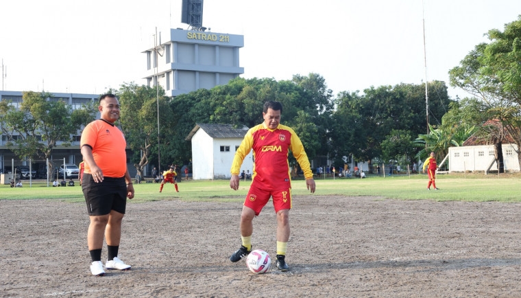 Turnamen Sepak Bola Radar Cup 2025 Resmi Dibuka Bupati Tangerang Maesyal Rasyid, Dimulai Laga Old Star Persita vs Sat Radar 211 Tanjung Kait
