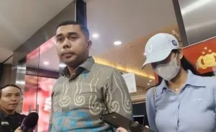 Dituduh Selingkuh dengan Mantan, Azizah Salsha Siap Seret Resbobb ke Polisi