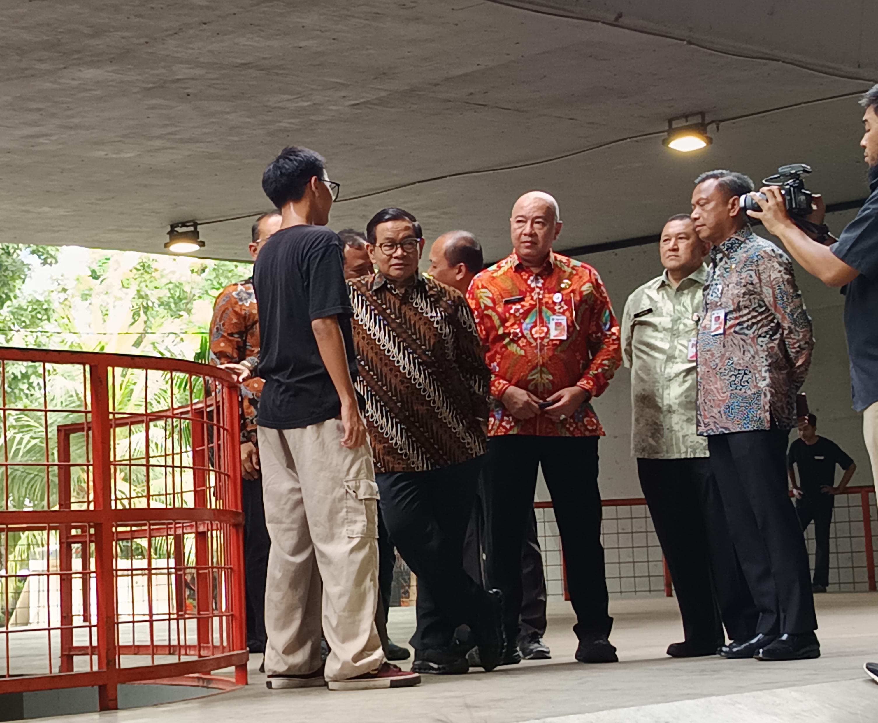 Gubernur Pramono Minta Seluruh Wali Kota Manfaatkan Kolong Jembatan dan Tol Jadi Fasilitas Olahraga