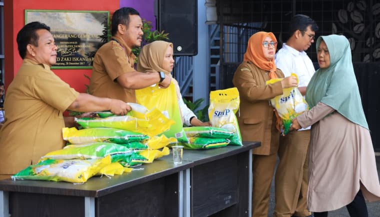 Disperindag Kabupaten Tangerang Gelar Operasi Pasar GPM di Cikupa, Salurkan 2 Ton Beras untuk Menstabilkan Harga