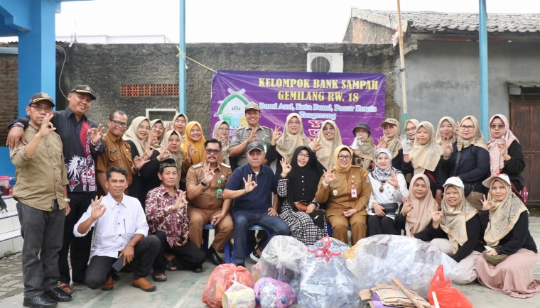 Apresiasi Bank Sampah Gemilang RW 18 Perum Bumi Asri Kutabumi, Wabup Tangerang: Luar Biasa Sekali, Ini Bisa Jadi Contoh yang Lain!