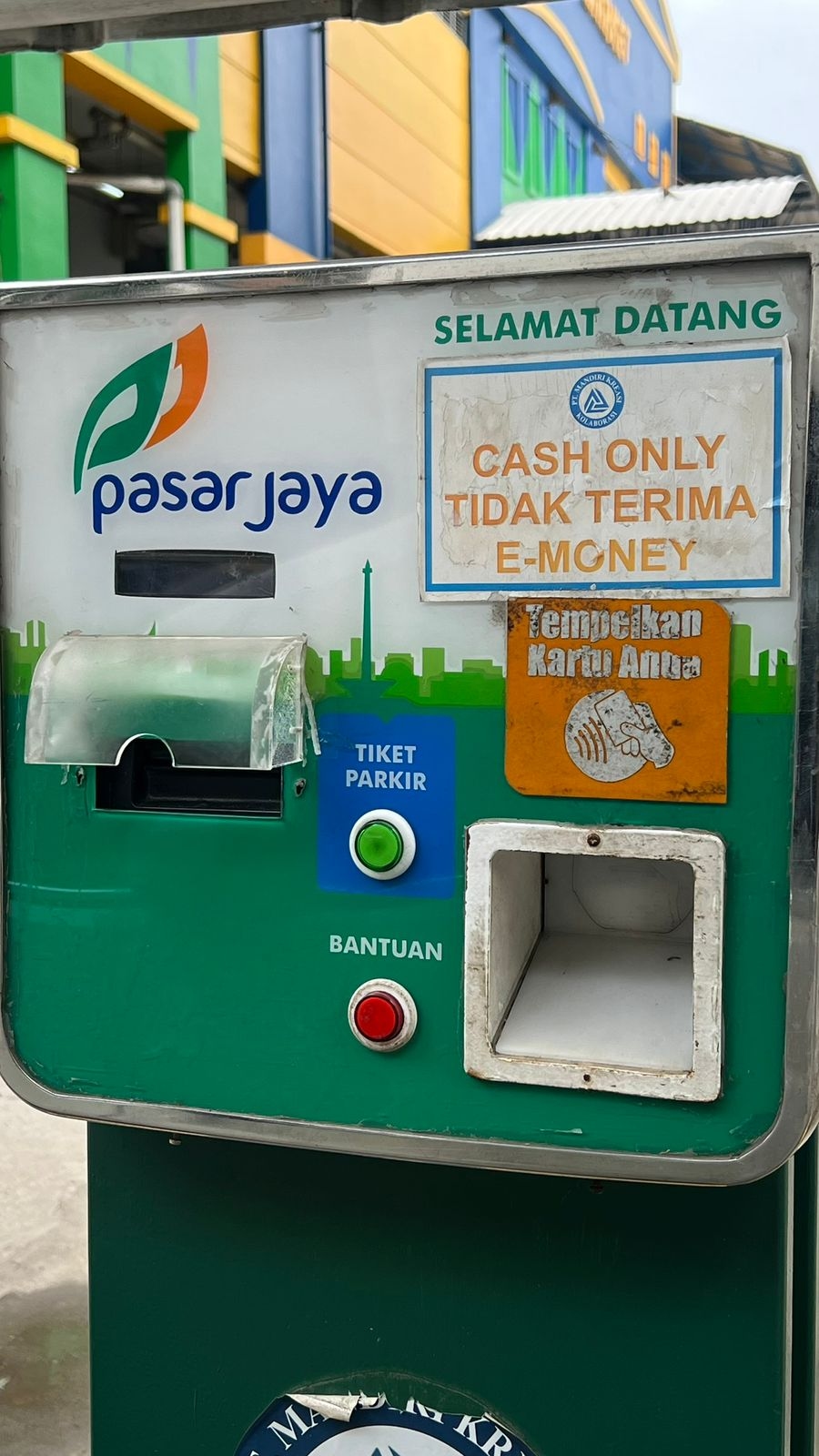 Sidak ke Sejumlah Pasar Jaya, Francine PSI Temukan Tempat Parkir yang Masih Pakai Bayar Tunai hingga Gate System Buka Tutup Manual