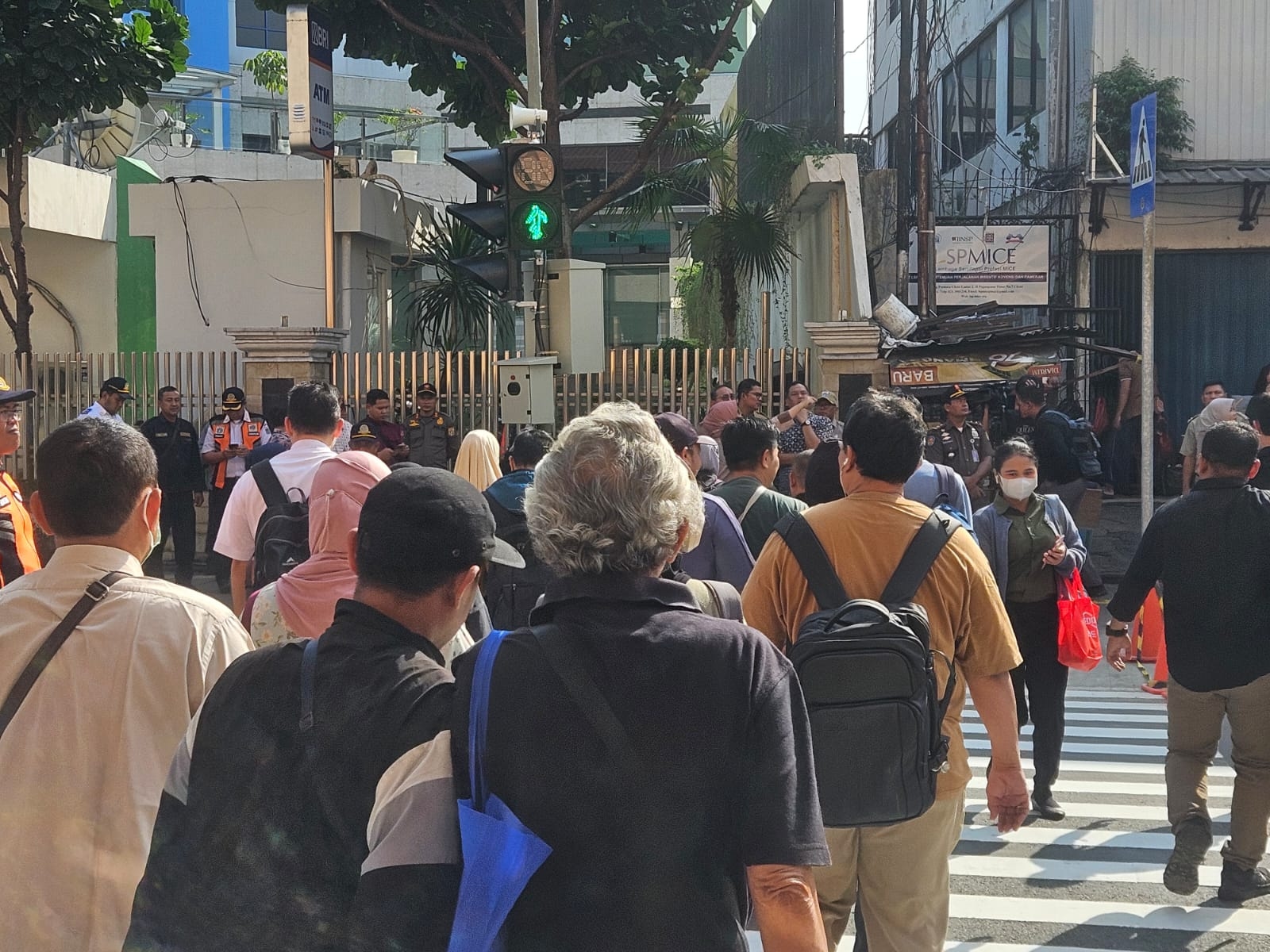 Uji Coba Pelican Crossing di Stasiun Cikini, PT KAI Minta Pemprov DKI Evaluasi Potensi Kemacetan Lalu Lintas