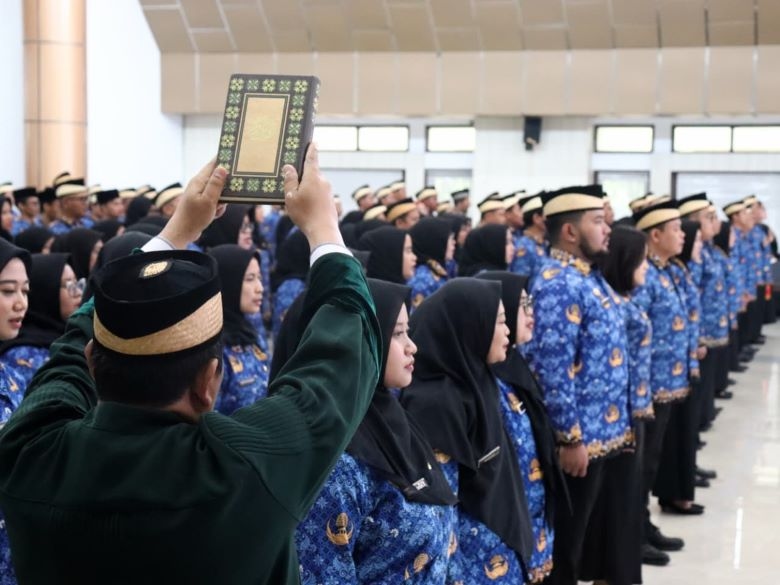 Bupati Tangerang Lantik 179 ASN Baru, Tekankan Pentingnya Integritas dan Profesionalisme dalam Menjalankan Tugas