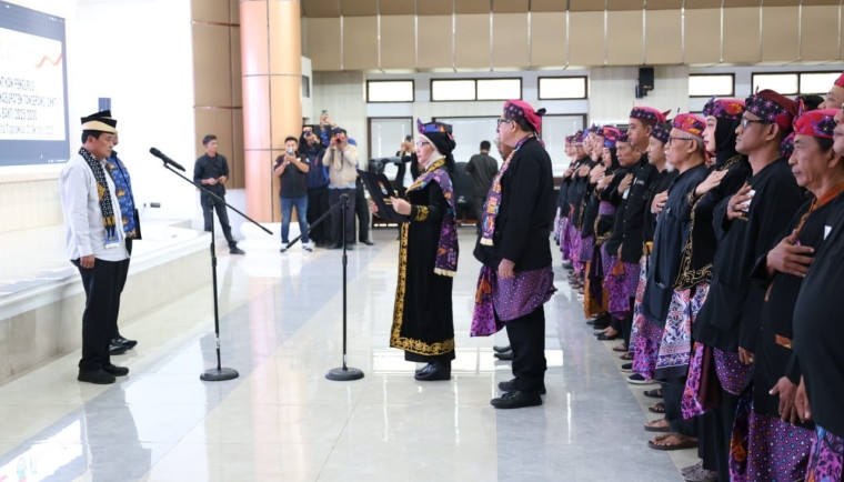 Lantik Pengurus Dewan Kesenian Kabupaten Tangerang Periode 2025-2030, Bupati Maesyal: Ayo, Kembangkan dan Lestarikan Budaya Daerah!