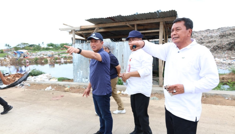 Didampingi Bupati Tangerang Maesyal Rasyid, Menteri Lingkungan Hidup Tinjau Persiapan Pengelolaan Sampah Jadi Energi Listrik di TPA Jatiwaringin