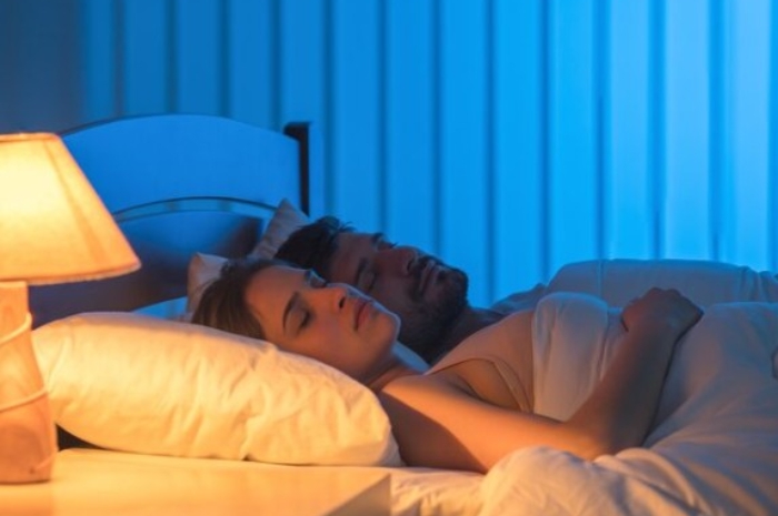 Terungkap! Alasan Mengapa Tidur dalam Gelap Lebih Menyehatkan Tubuh dan Pikiran