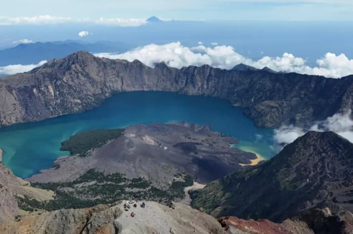 Siap-Siap! Biaya Pendakian Gunung Rinjani Resmi Naik Mulai 3 November 2025