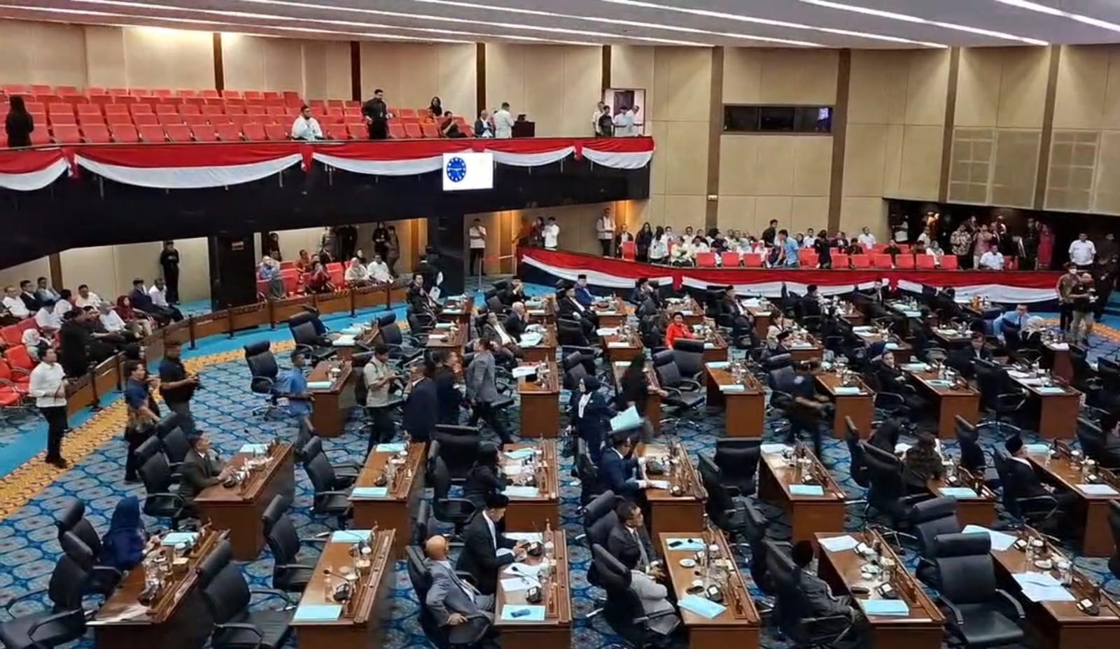 Pemprov dan DPRD DKI Sepakati APBD 2026, Ada 3 Fraksi Tolak hingga Walk Out Imbas Pemangkasan Subsidi Pangan