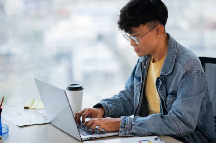 Cara Mengurangi Screen Time Supaya Kerja Tetap Lancar dan Pikiran Tetap Waras