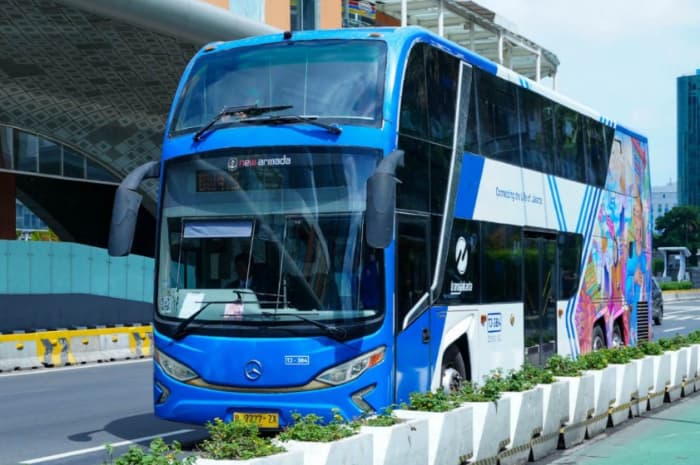 Biar Nggak Salah Naik, Ini Bedanya Bus Transjakarta Biru dan Oranye