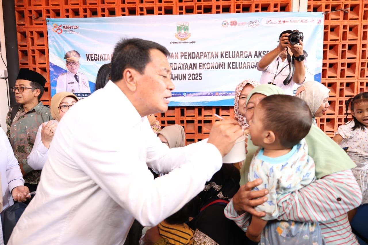 Salurkan Paket Bantuan untuk Catin hingga Baduta, Bupati Tangerang Perkokoh Program DASHAT Bagi Keluarga Risiko Stunting