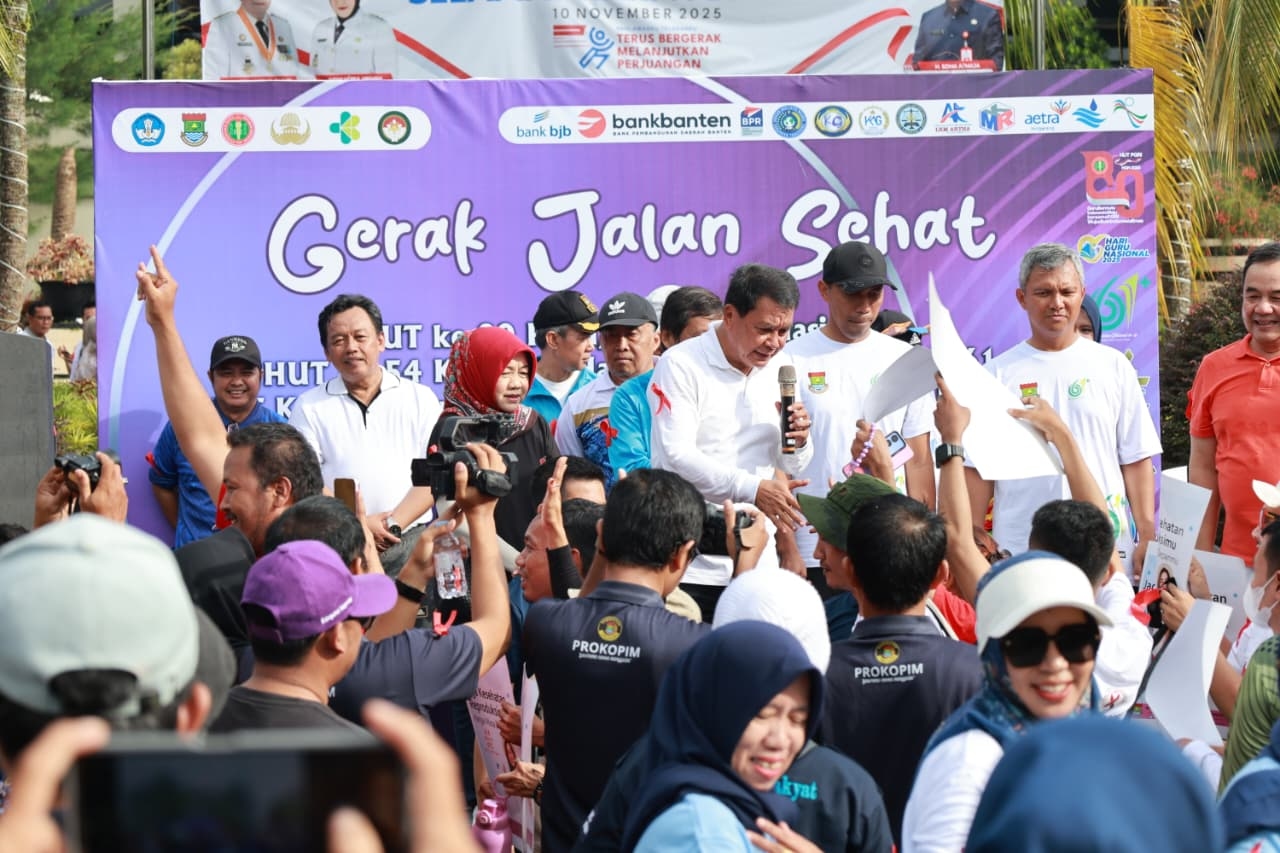 Peringati 6 Momentum Hari Bersejarah Sekaligus, Bupati Maesyal Tebar Bibit Ikan hingga Lepas Gerak Jalan Sehat di Puspemkab Tangerang