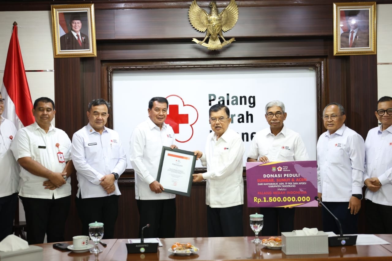 Pemkab Tangerang Serahkan Donasi Rp 1,5 Miliar untuk Bantuan Kemanusiaan Korban Banjir dan Longsor di Sumatera Melalui PMI Pusat