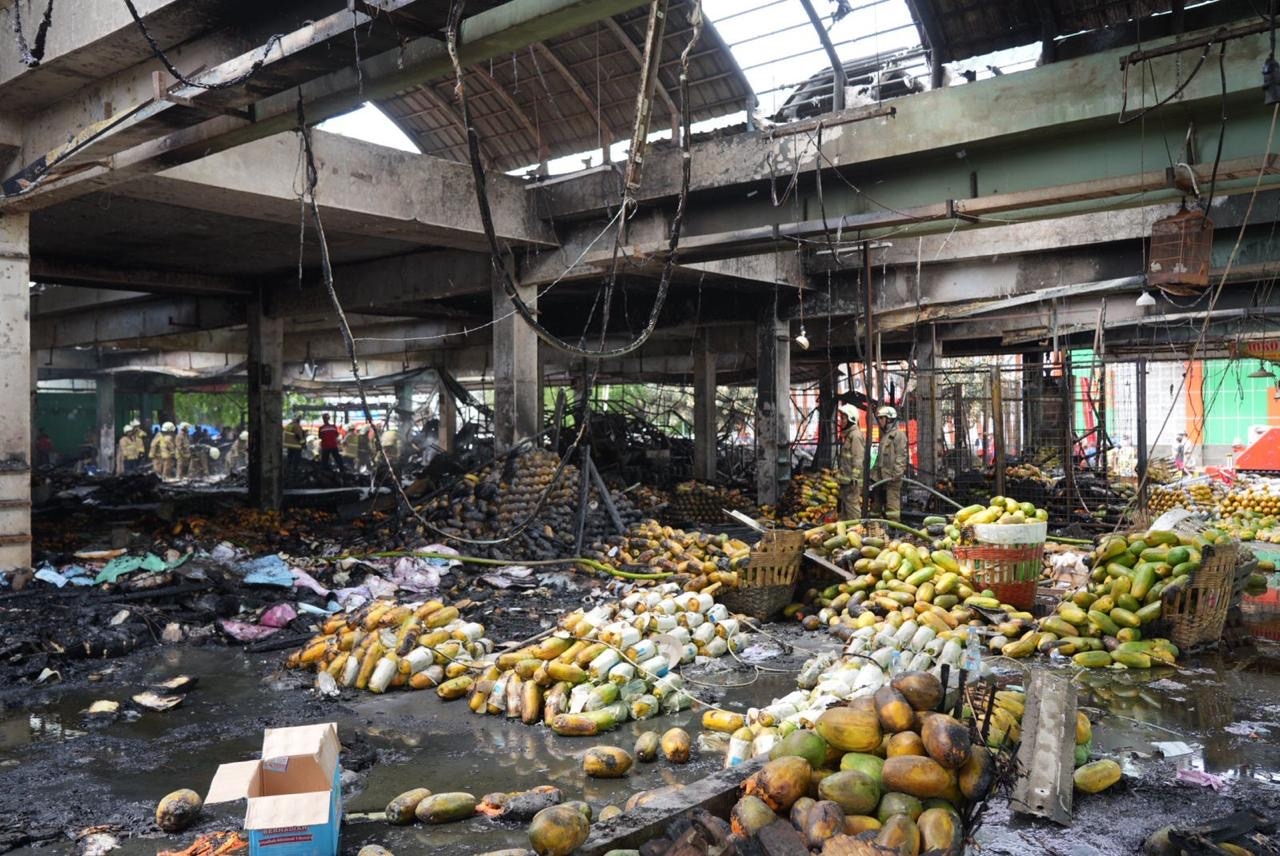 Kebakaran Hebat Landa 350 Kios Buah Pasar Induk Kramat Jati, Pasar Jaya Sudah Siapkan Kios Sementara